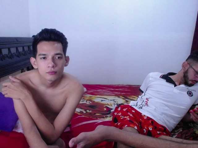 Live sex webcam photo for JohanLouis #273378228