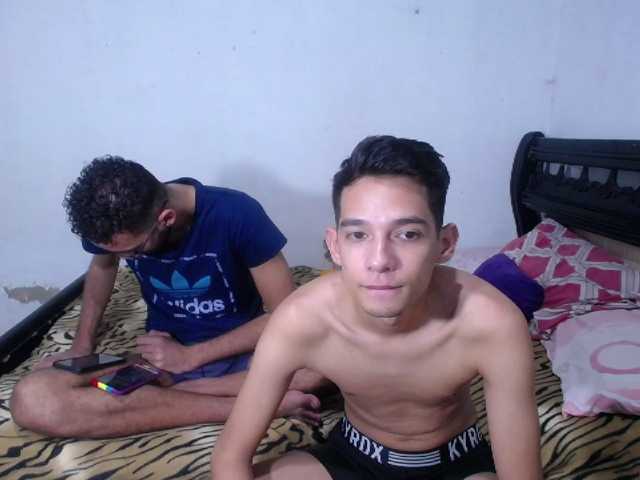 Live sex webcam photo for JohanLouis #273928986