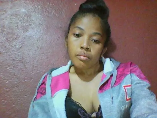 Live sex webcam photo for Johannesexy #289460010