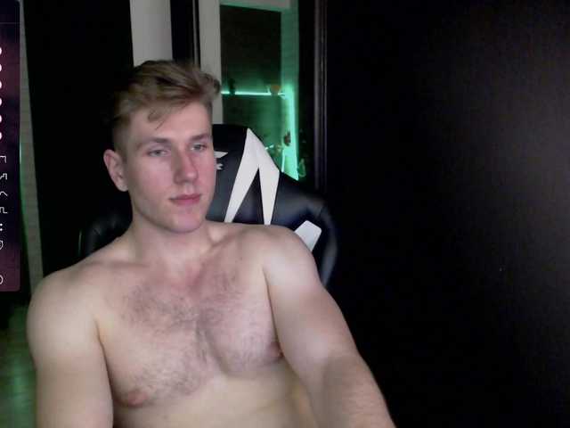 Live sex webcam photo for John-Harris #277943672