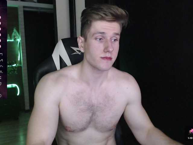 Live sex webcam photo for John-Harris #277990862