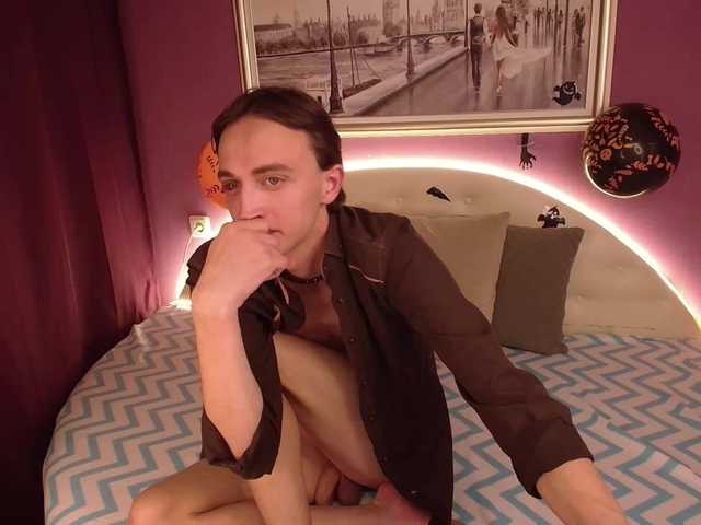 Live sex webcam photo for John-Mellow #276605883