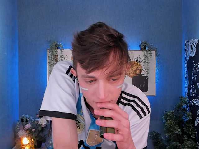 Live sex webcam photo for John-Mellow #278251751