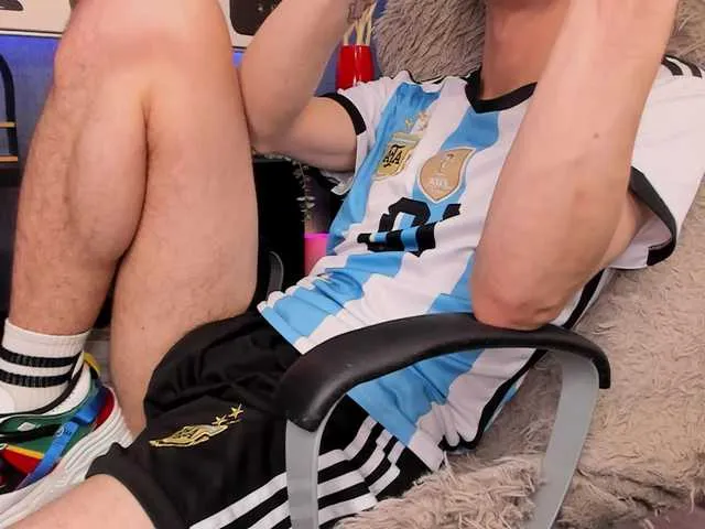 Live sex webcam photo for John-Mellow #289422087