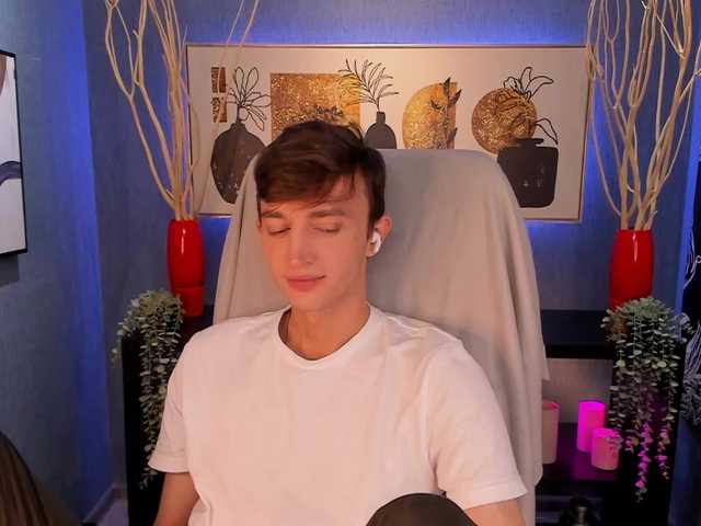 Live sex webcam photo for John-Mellow #289685527