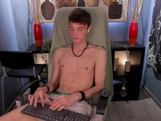 Live sex webcam photo for John-Mellow #291296494