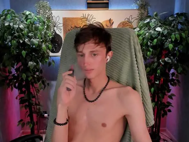 Live sex webcam photo for John-Mellow #291427224
