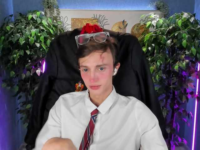 Live sex webcam photo for John-Mellow #291849079