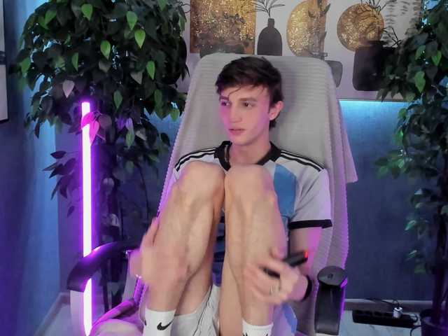 Live sex webcam photo for John-Mellow #292208904