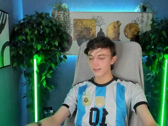 Live sex webcam photo for John-Mellow #292261567