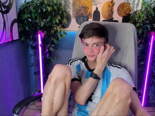 Live sex webcam photo for John-Mellow #292263549