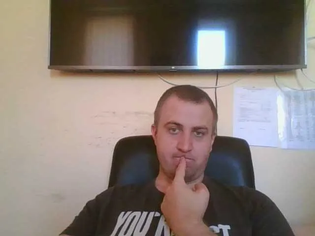 Live sex webcam photo for JohnOre #273929571