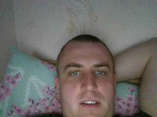 Live sex webcam photo for JohnOre #274460806