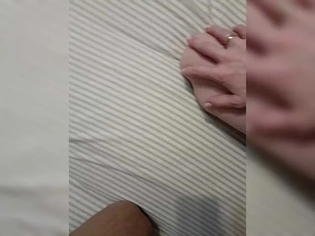 Live sex webcam photo for Johnbuddy #289671749