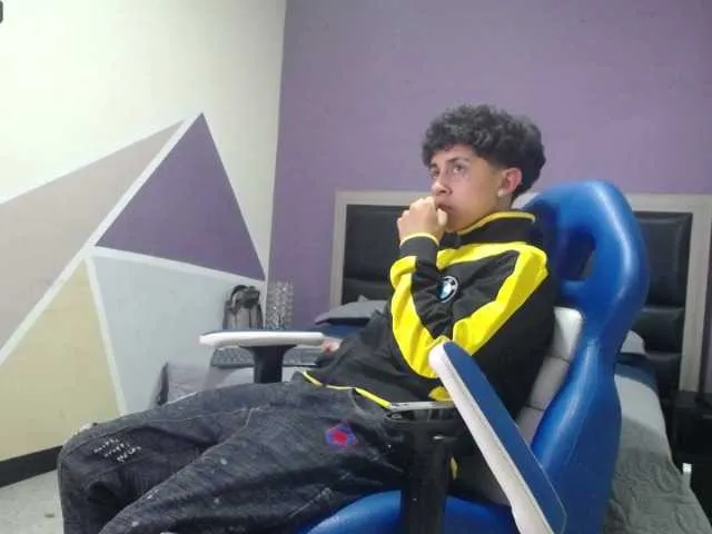 Live sex webcam photo for Joker-gc #275482715