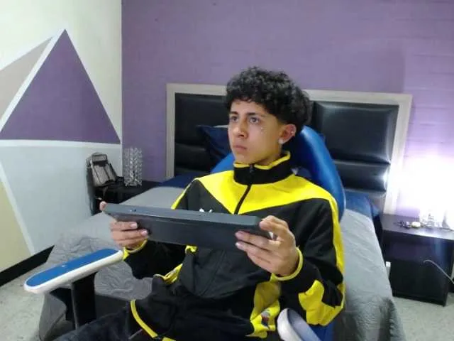 Live sex webcam photo for Joker-gc #275494102