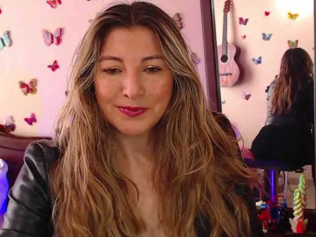 Live sex webcam photo for Jolie-Mature #276447781