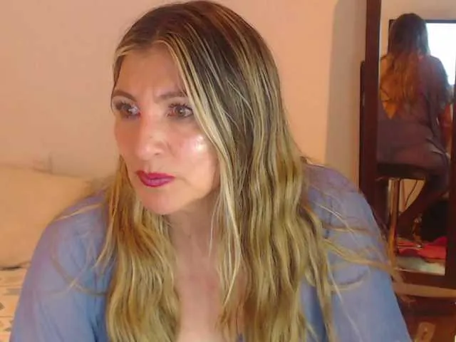 Live sex webcam photo for Jolie-Mature #277056172