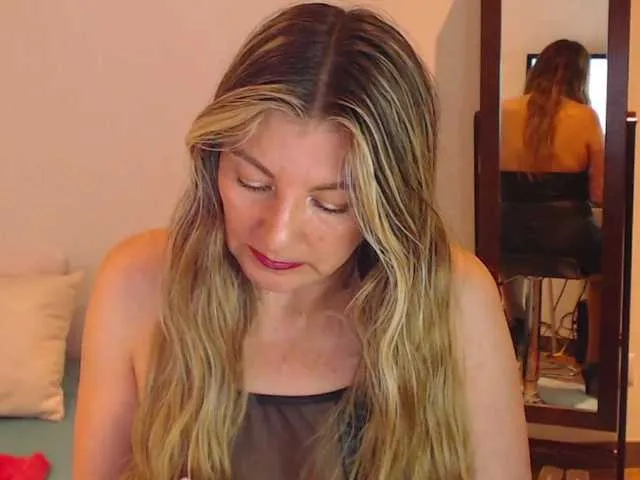 Live sex webcam photo for Jolie-Mature #277094754