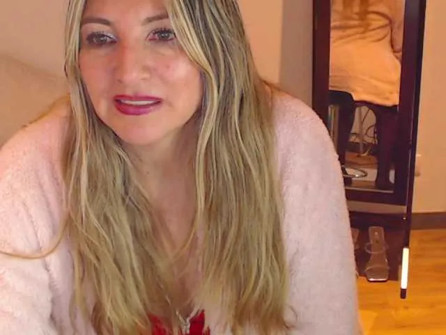 Live sex webcam photo for Jolie-Mature #277175889