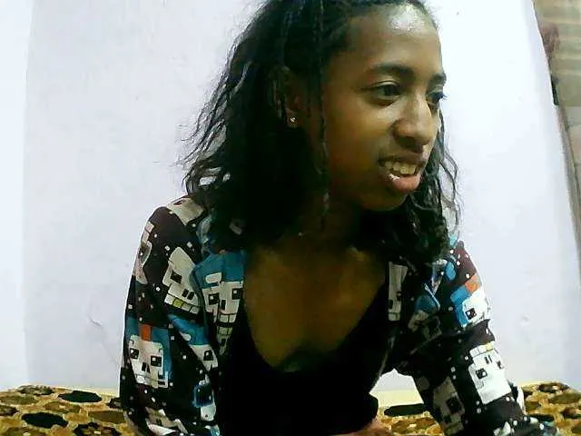 Live sex webcam photo for Jolieculmetisse #275990092