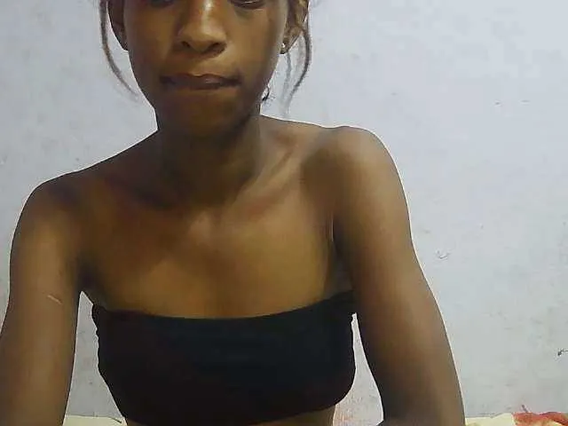 Live sex webcam photo for Jolieculmetisse #277140177