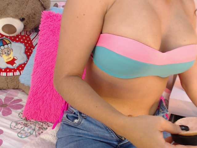 Live sex webcam photo for Joliet2 #290957168