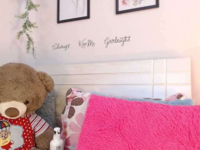 Live sex webcam photo for Joliet2 #291375714