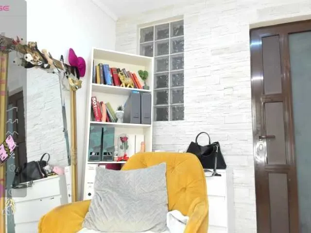 Live sex webcam photo for Jooyo #288088081