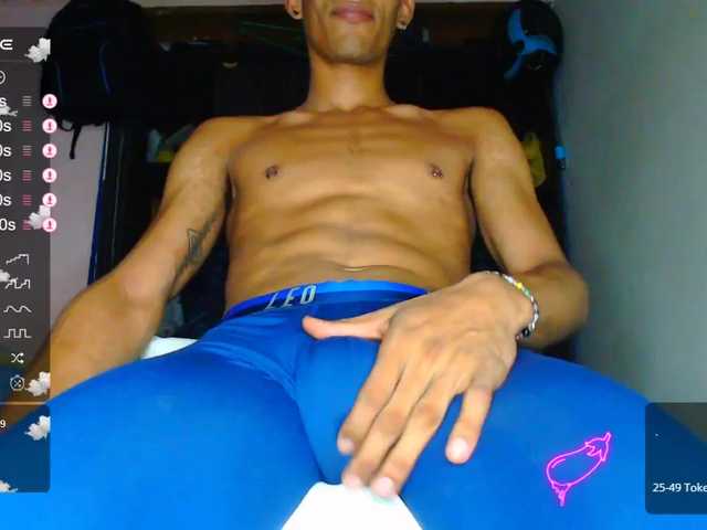 Live sex webcam photo for JordanSmith23 #276381909