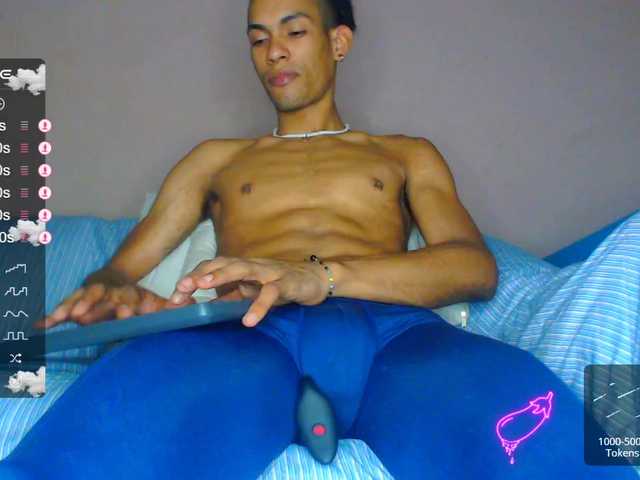 Live sex webcam photo for JordanSmith23 #276395205