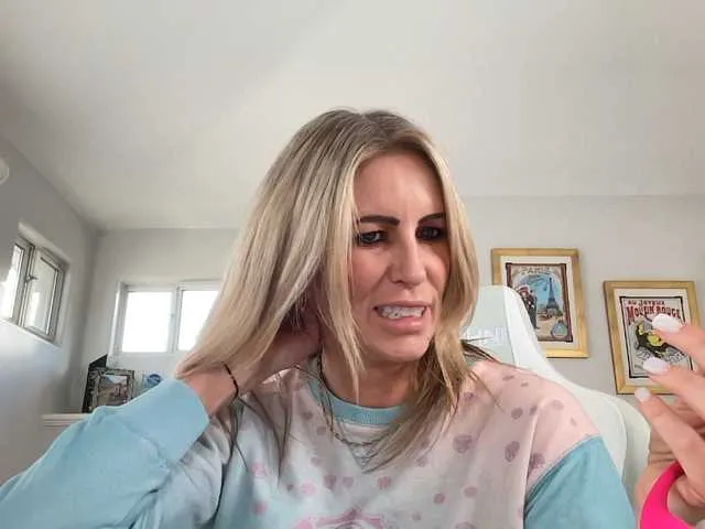 Live sex webcam photo for JordynGrange #277240916