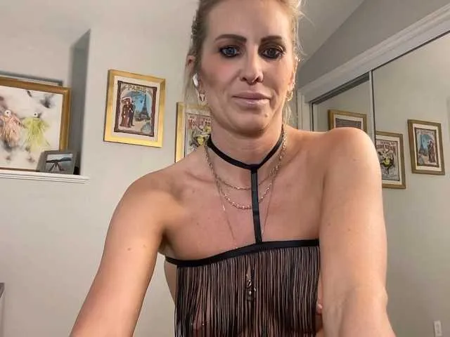 Live sex webcam photo for JordynGrange #277253322