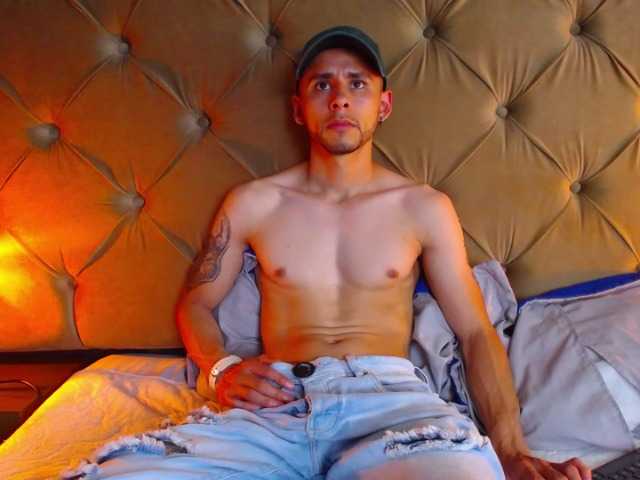 Live sex webcam photo for Jork-Gus #277604678