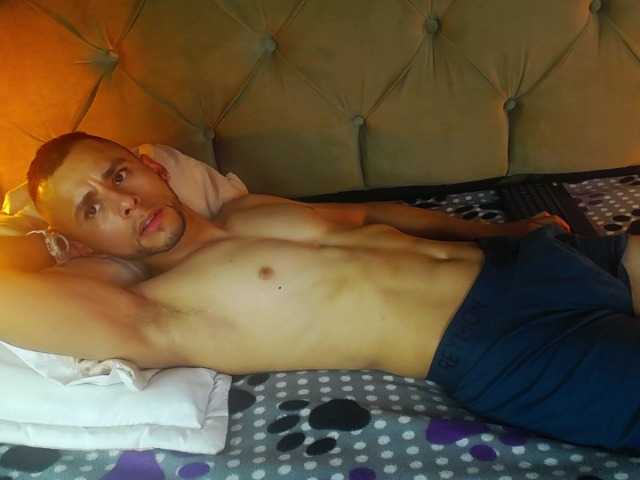 Live sex webcam photo for Jork-Gus #277718645