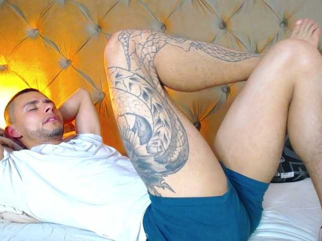 Live sex webcam photo for Jork-Gus #277759131