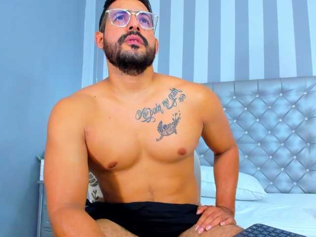 Live sex webcam photo for JorsMontero #277085420