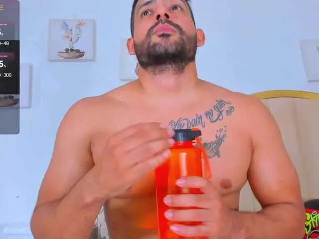 Live sex webcam photo for JorsMontero #278109593