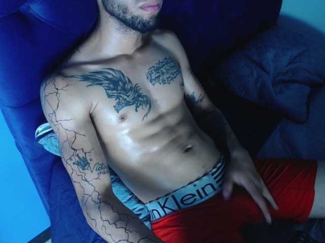 Live sex webcam photo for Joseph-050 #277460513