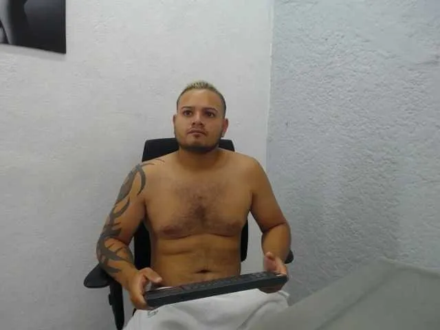 Live sex webcam photo for Joseph-ma #275699984