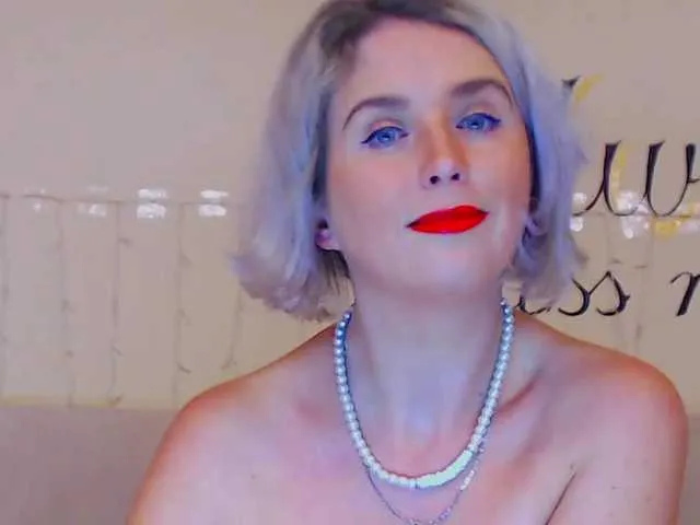 Live sex webcam photo for JosephineG #271720193