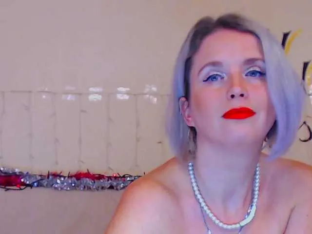 Live sex webcam photo for JosephineG #271733865