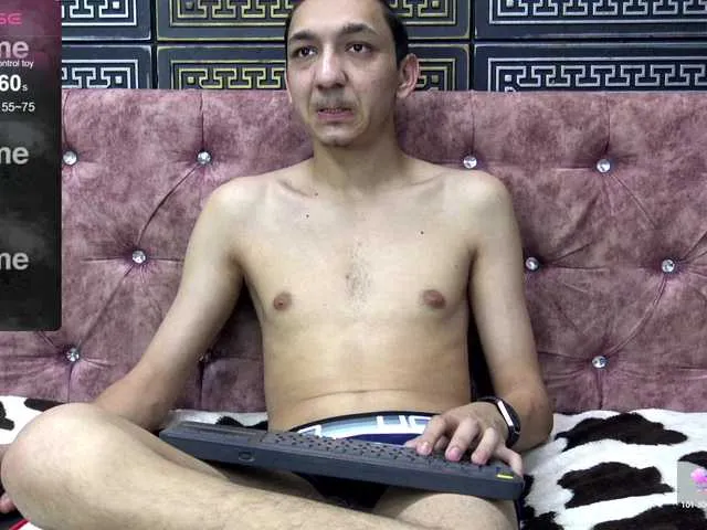 Live sex webcam photo for JoshBartley #287845270