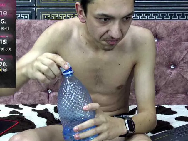 Live sex webcam photo for JoshBartley #287893342