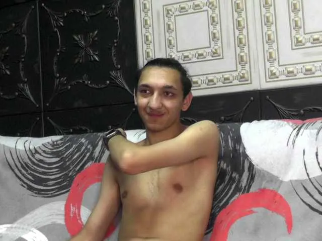 Live sex webcam photo for JoshBartley #289413422