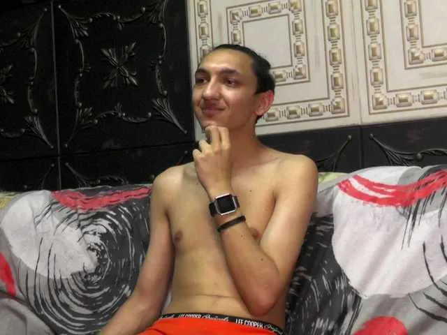 Live sex webcam photo for JoshBartley #289421658