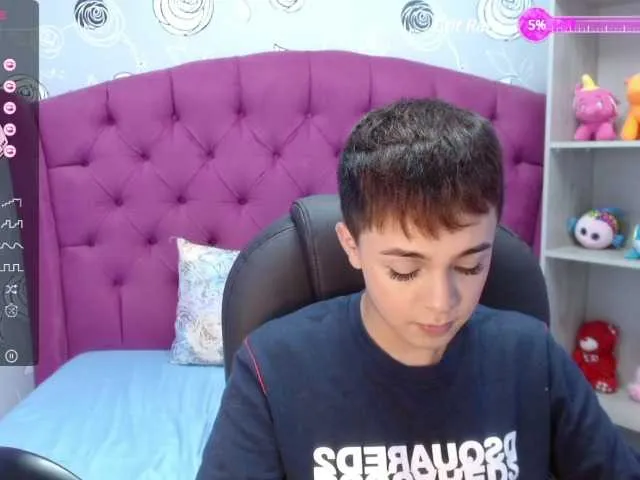 Live sex webcam photo for JoshPascal #276342995