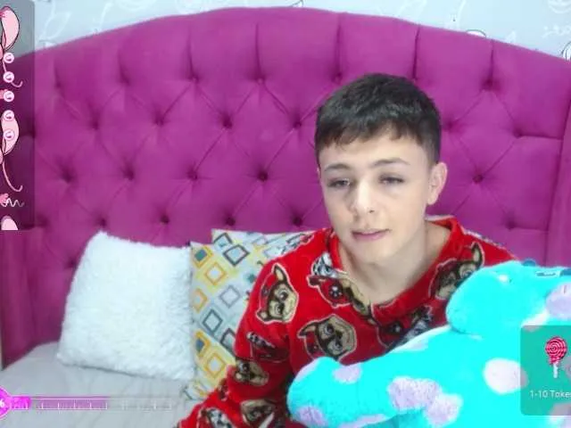 Live sex webcam photo for JoshPascal #276796808