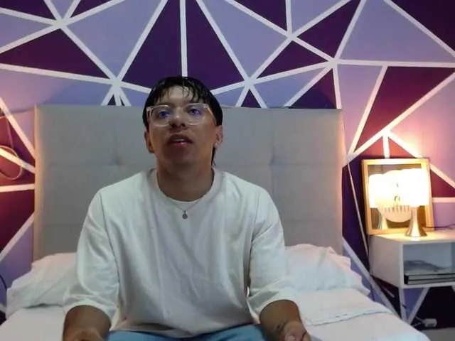 Live sex webcam photo for Joshua-lee #277229111