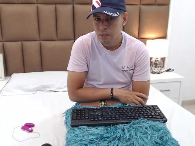 Live sex webcam photo for JowAndMadison #274935778